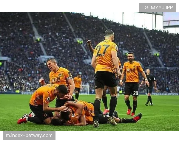 狼队对阵利物浦一役 双方演绎快速反击战术精髓